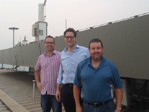 This research has international significance. Pictured are visitors from the National Center for Atmospheric Research, USA, and Max Planck Institute for Chemistry, Germany, in front of the KAUST laser-based atmospheric monitoring instrument.