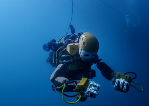 Similar in size to a human diver, Ocean One acts as the extension of a human operator