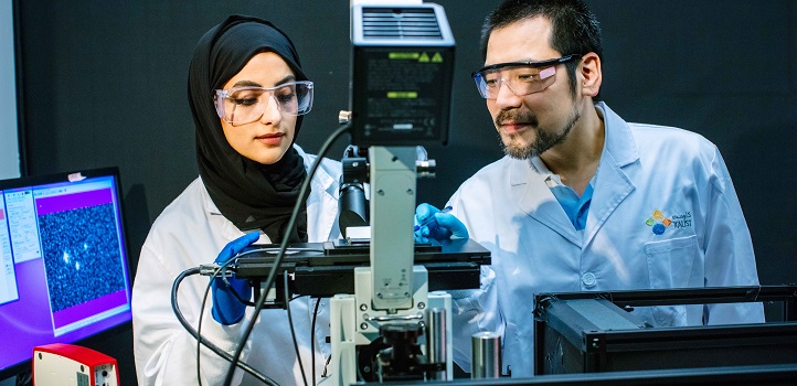 A new technique developed by Maram Abadi (left), Satoshi Habuchi and colleagues challenges current thinking about polymer physics.