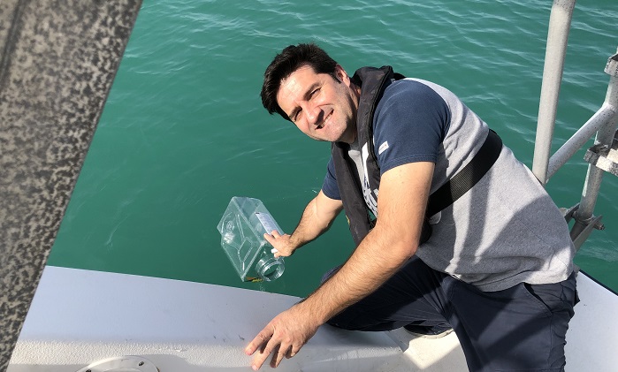 Surface water samples were collected weekly in KAUST Harbor by co-author Miguel Viegas, a former KAUST laboratory and field technician.